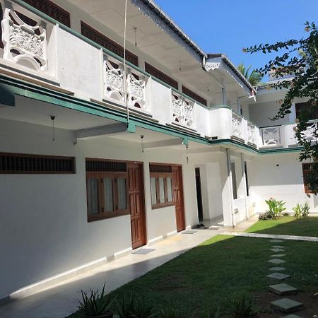 The Retreat Hotel Hikkaduwa Bagian luar foto